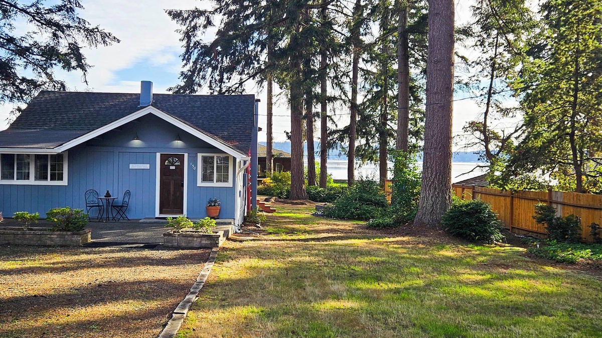 Belfair Cottage | Cozy Cottage of Belfair - Summer Dates Filling Fast