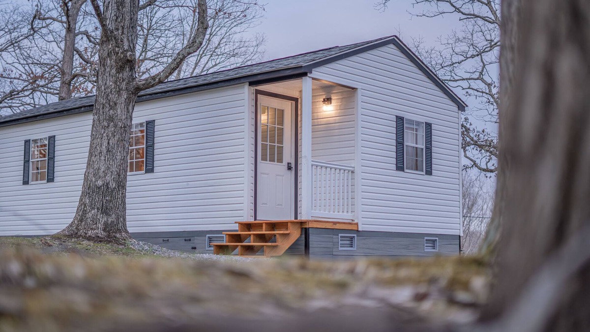 Crossville Cottage | Cozy Cottage on 4 Acres