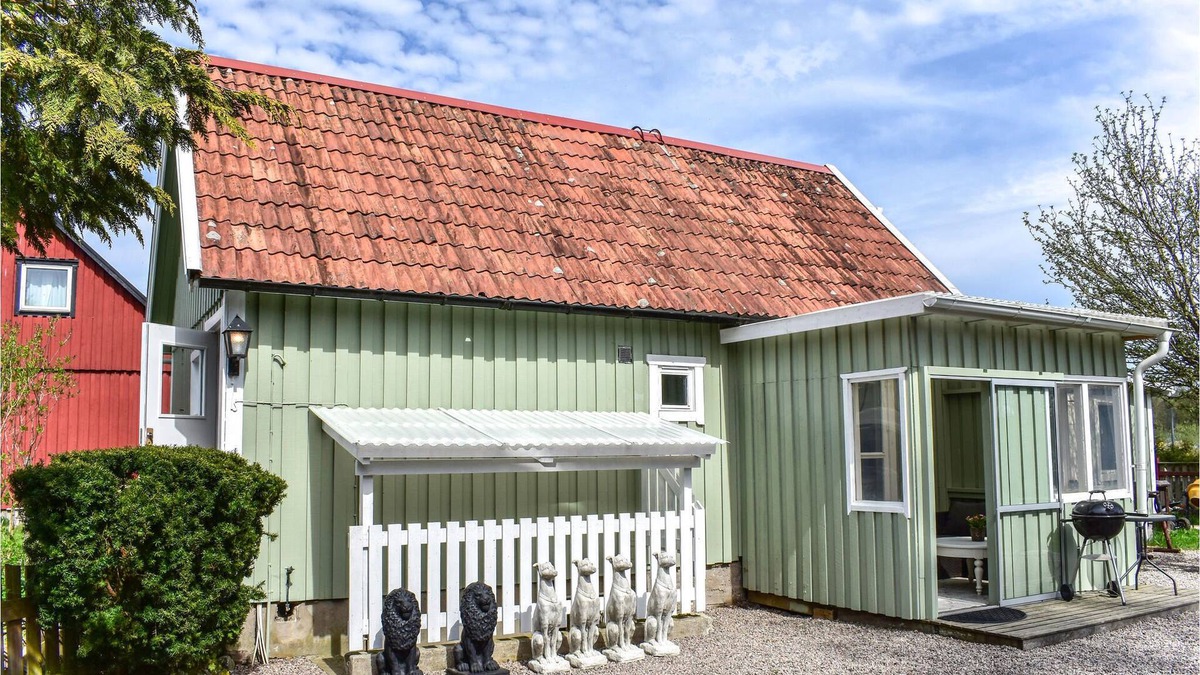 Sosdala House | Cozy cottage on a shared property.