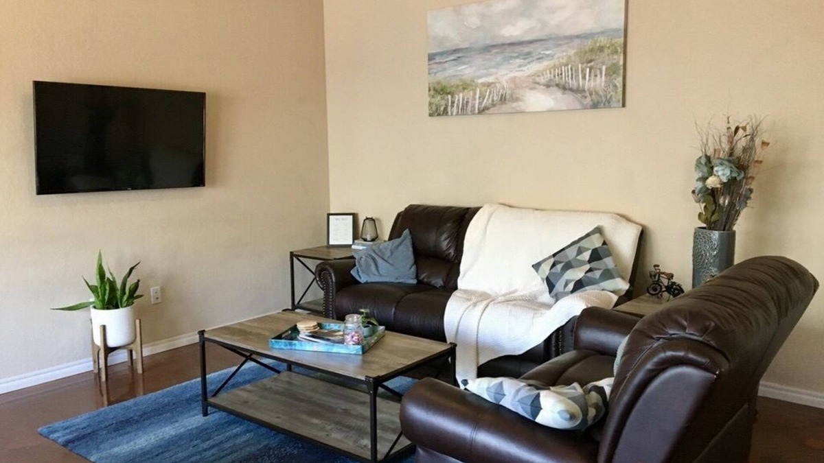 Lawton Condo | Cozy cottage on B close to Fort Sill