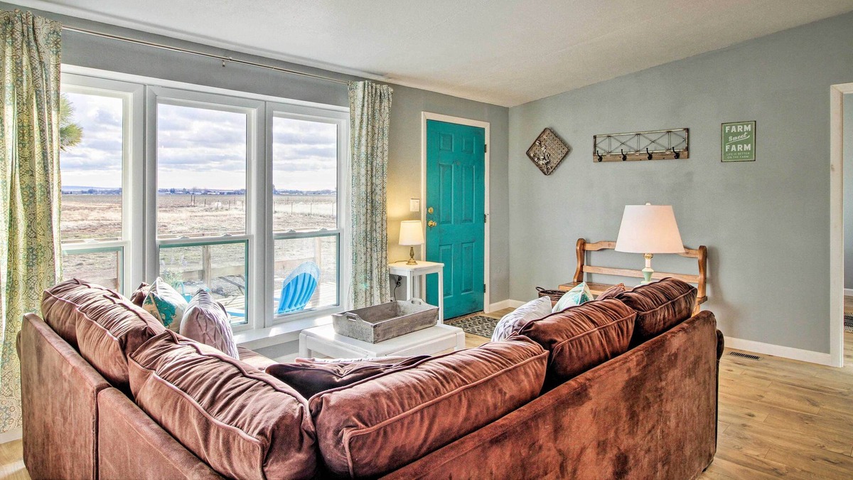 Moriarty House | Cozy Cottage on Farm, By Albuquerque+Santa Fe