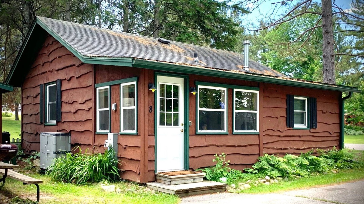 Three Lakes Cottage | Cozy Cottage on Maple Lake in Three Lakes, WI