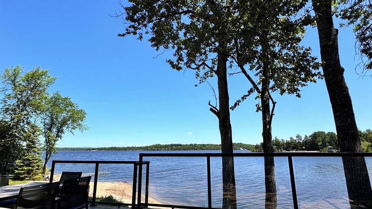 Laurentian Valley Cottage | Cozy Cottage on the Ottawa River