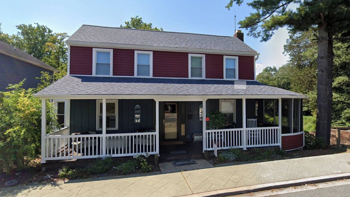 North East Cottage | Cozy Cottage on the North East River in Town!