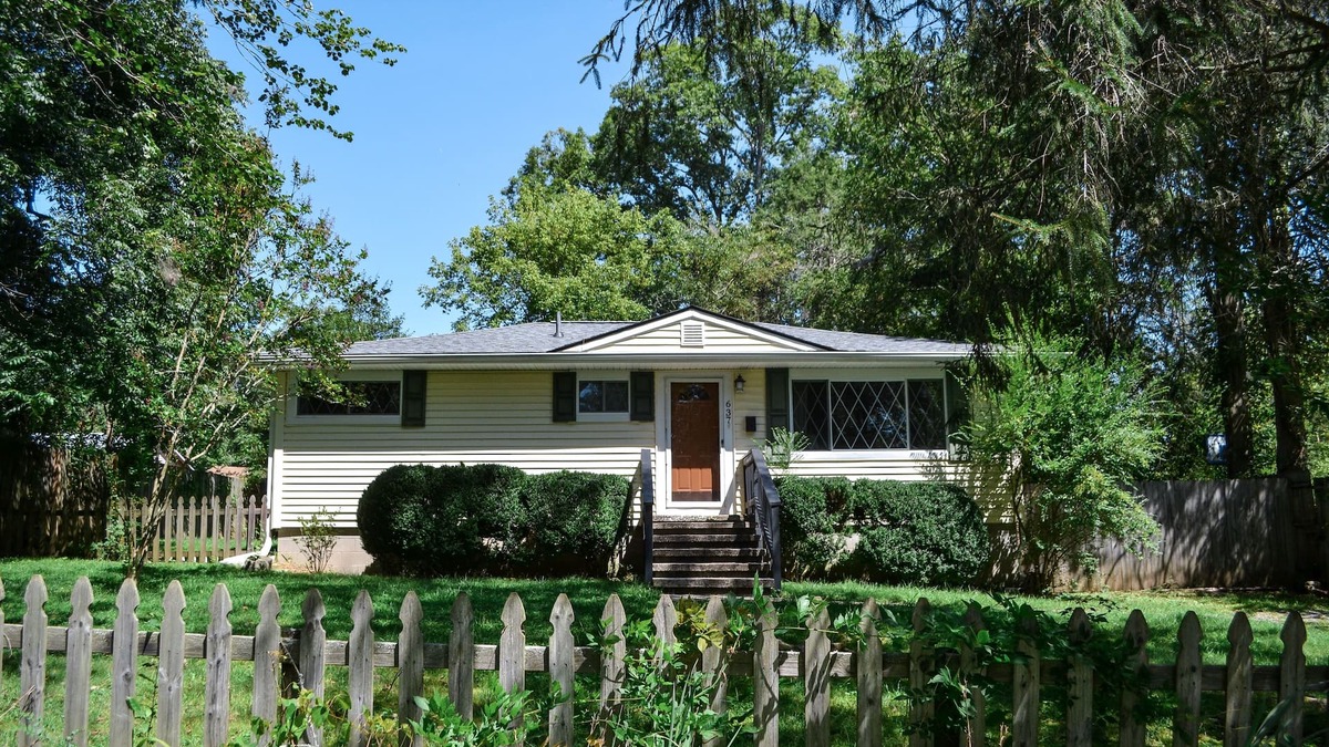 Brevard Cottage | Cozy Cottage only steps away from Downtown Brevard!