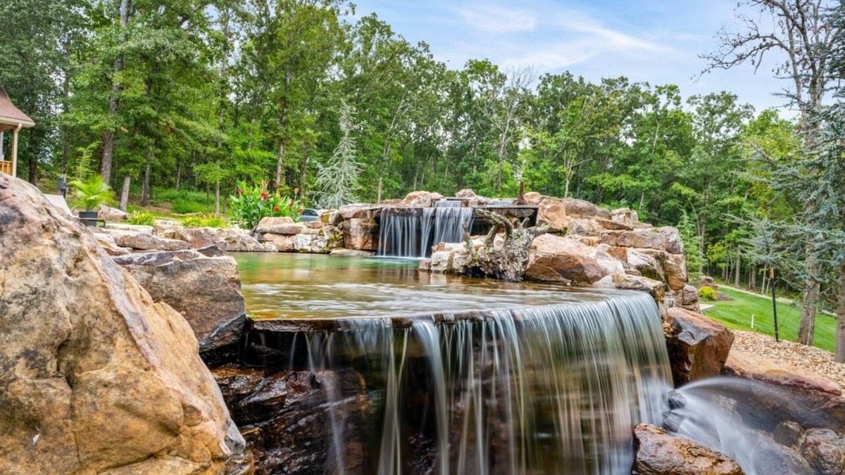 Branson Cottage | COZY COTTAGE - Private Hot Tub and Fire Pit