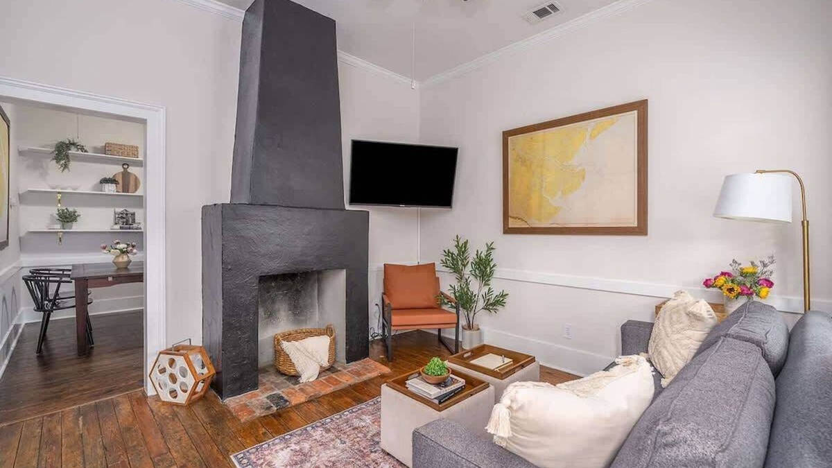 Savannah Victorian District House | Cozy Cottage Retreat| Parking and Private Patio