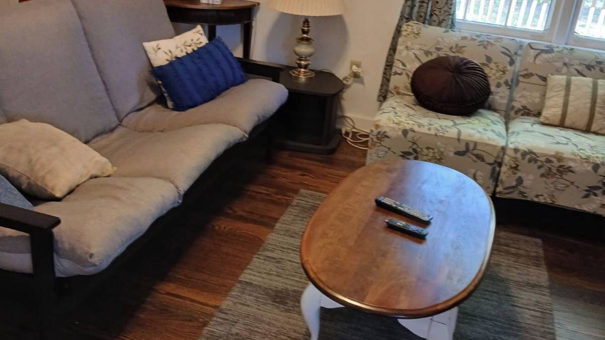 State College House | Cozy Cottage Style Townhouse - Walk to Downtown!