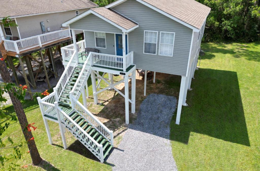 Henderson Point House | Cozy cottage surrounded by fun