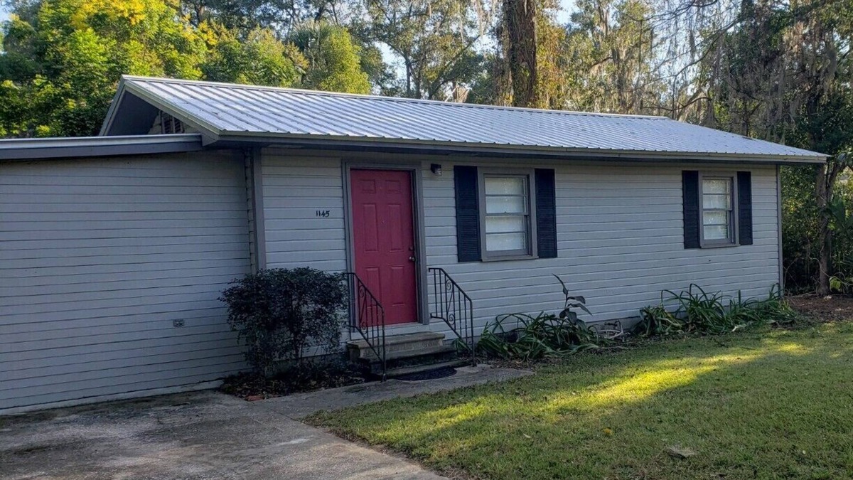 Monticello House | Cozy Cottage surrounded by antebelllum homes close to downtown.