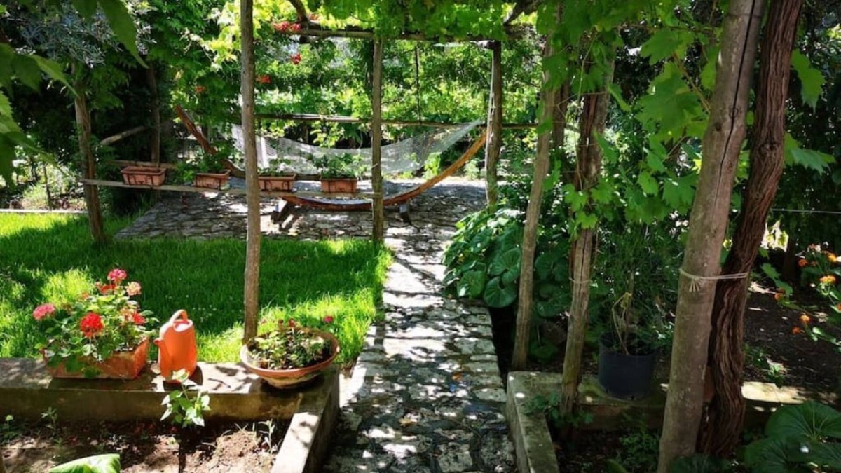 Anacapri House | Cozy cottage surrounded by a typical Capri garden. 10 min from the Blue Grotto.