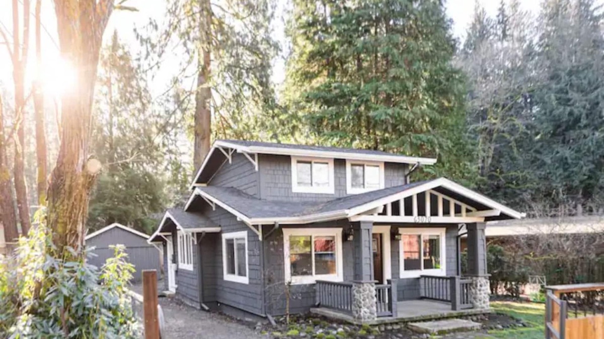 Brightwood Cabin | Cozy Cottage Close to Mount Hood