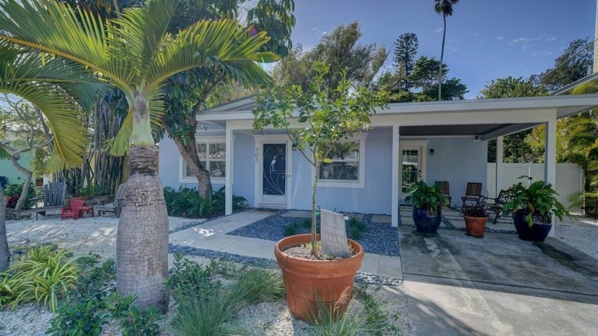 Anna Maria Cottage | Cozy Cottage w private Beach Access, AC&WiFi - NorthEnd AMI. No hurricane damage