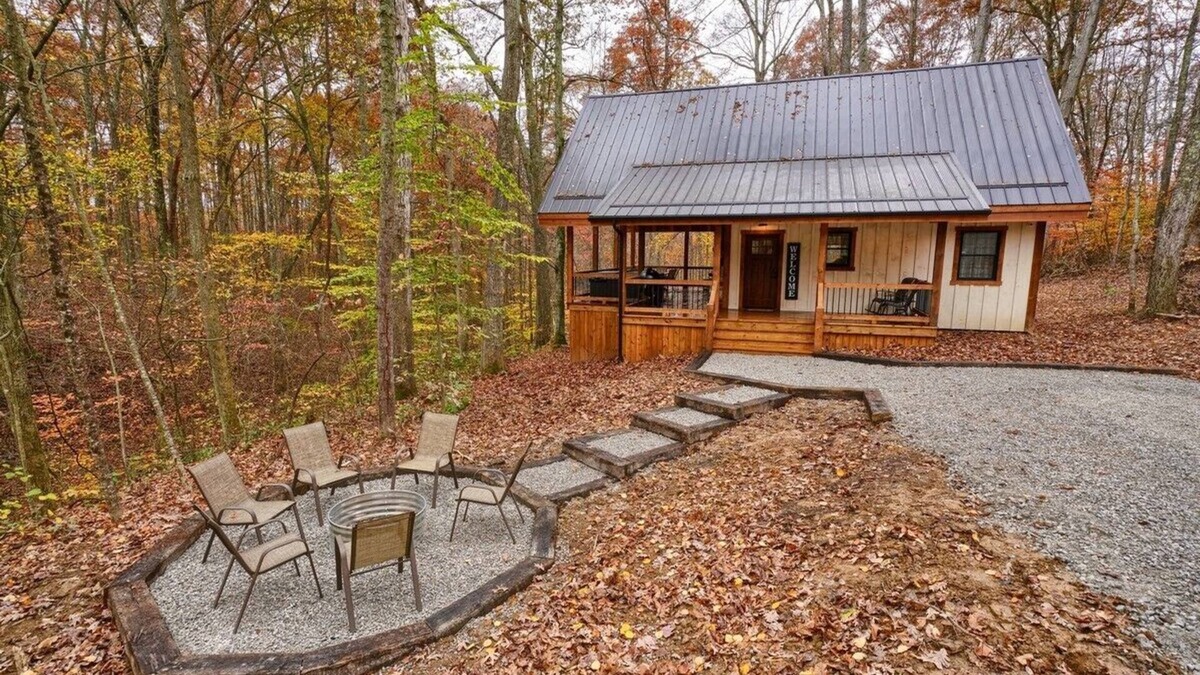 Carbon Hill Cottage | COZY COTTAGE with a "Modern Farmhouse Flair"