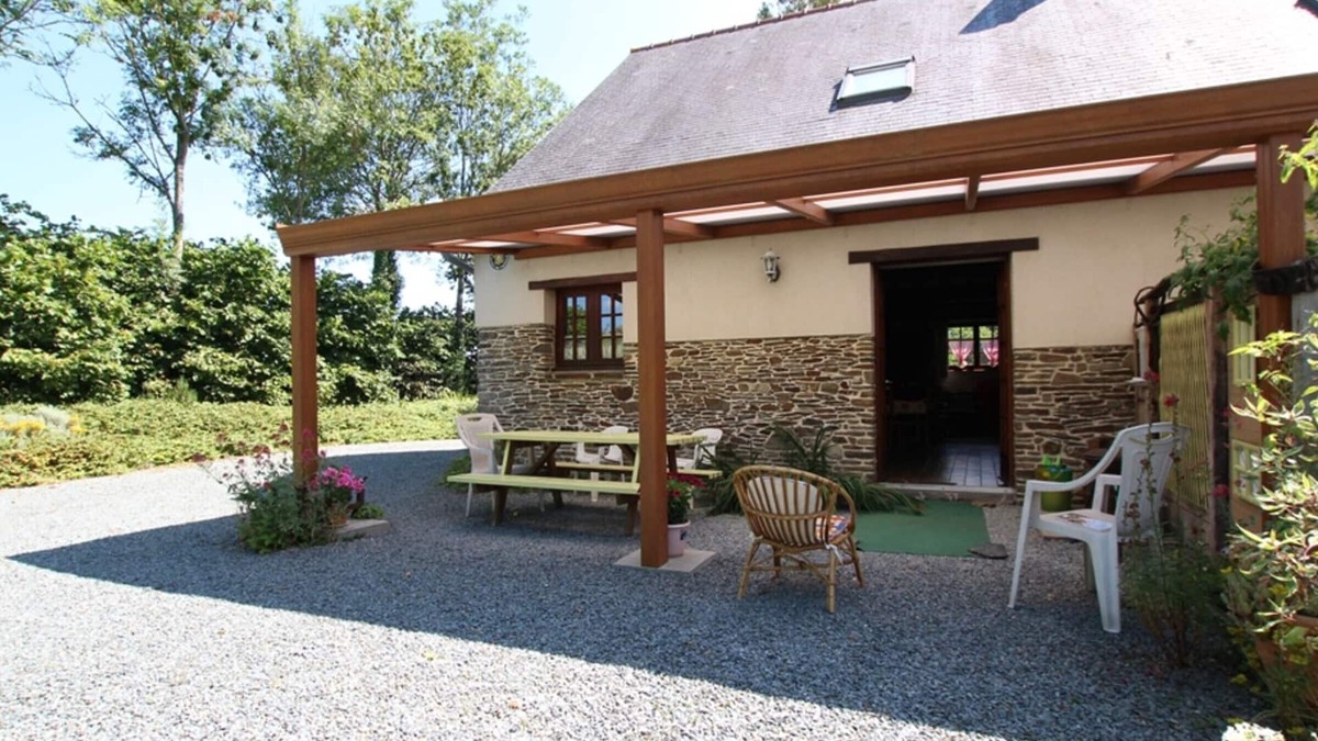 Bourgvallees Cottage | Cozy Cottage with Garden, BBQ, Fireplace & WiFi near Saint-Lô