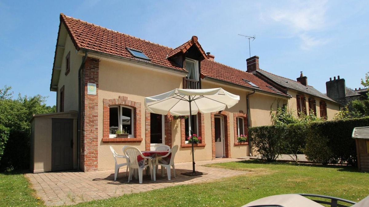 La Chapelle sur Vire Cottage | Cozy cottage with fireplace, Wifi and pets allowed