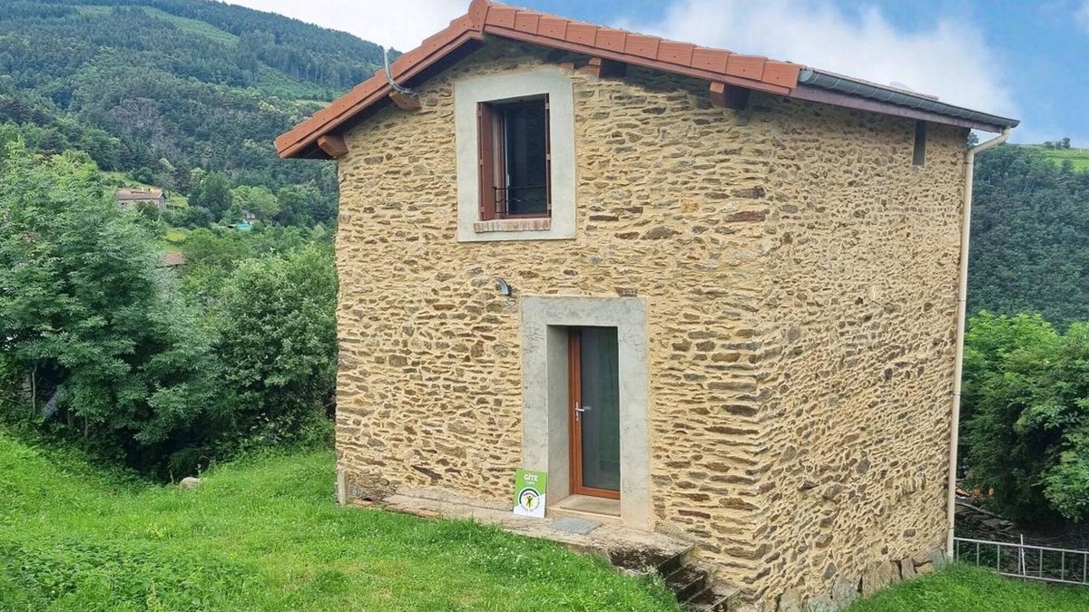 Saint-Chamond Cottage | Cozy Cottage with Terrace, Panoramic Views, 2 BR, BBQ, Near Lyon and St-Etienne