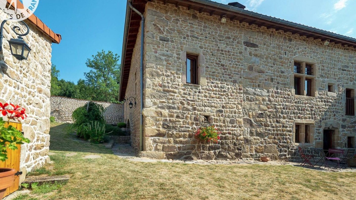 Montarcher Cottage | Cozy cottage with garden, fireplace, and wifi in Montarcher