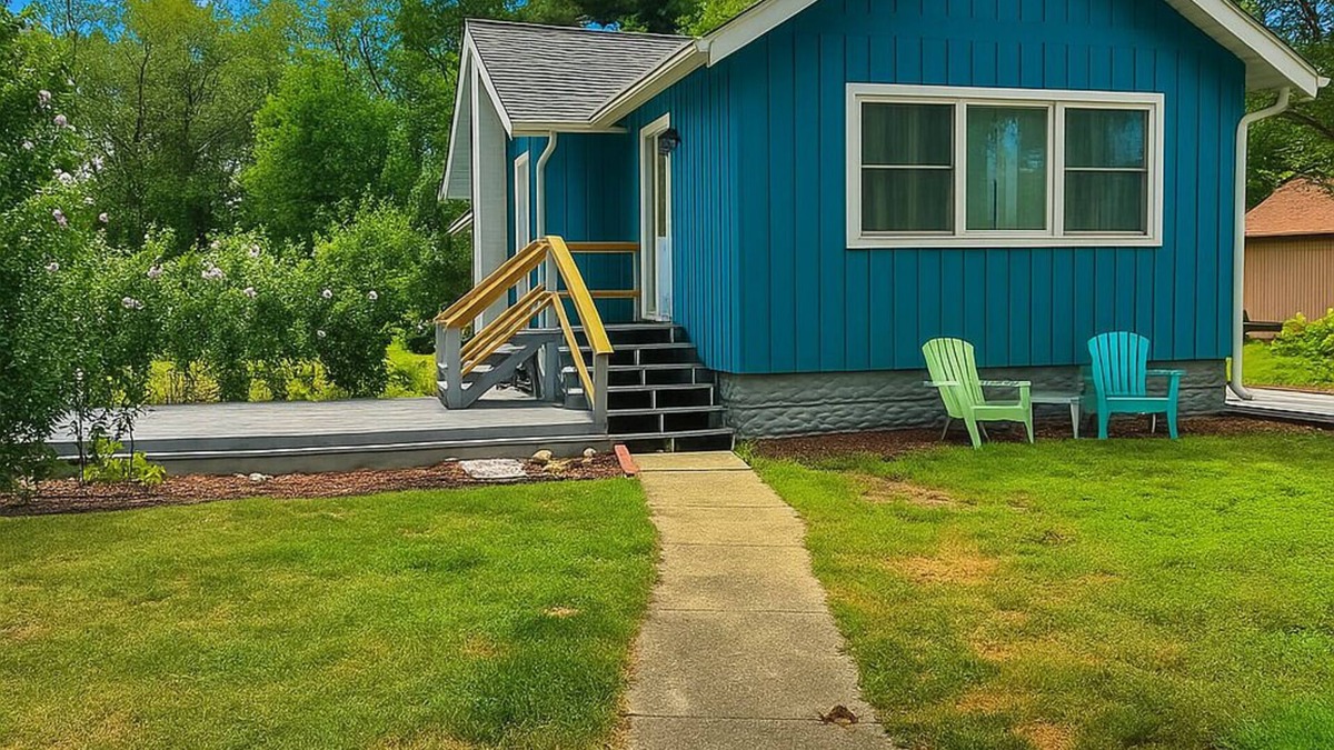 Mill Creek House | Cozy Cottage With Lake View