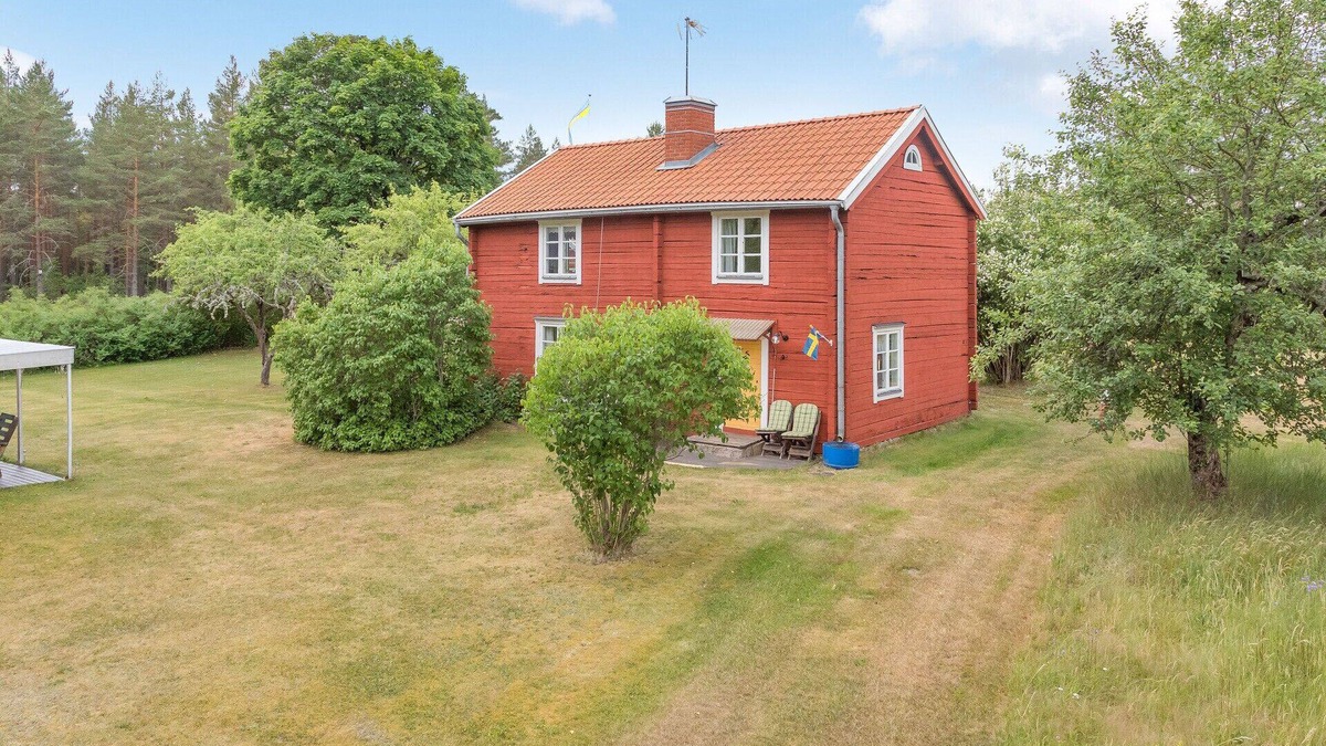Rumskulla House | Cozy cottage with proximity to lake with jetty | SE05017