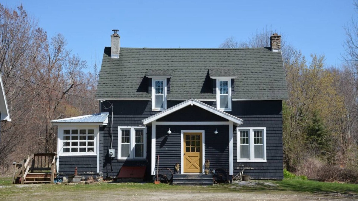 Chazy House | Cozy Cottage with walking access to Lake