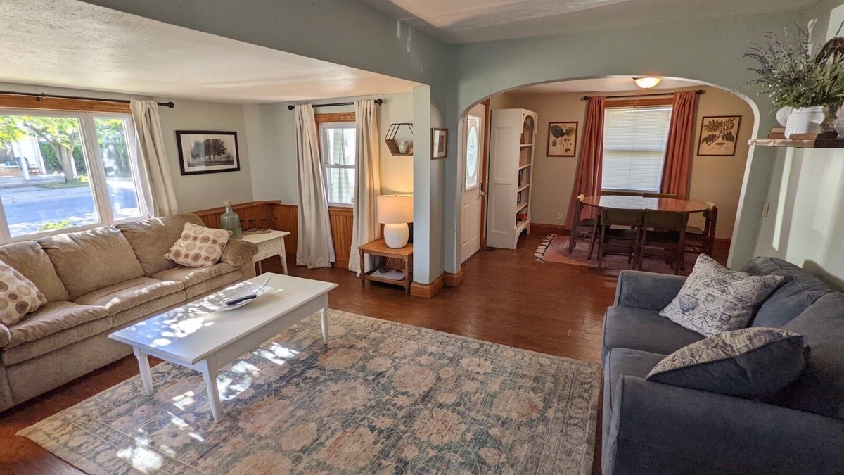 Shipshewana House | Cozy cottage within walking distance of almost everything