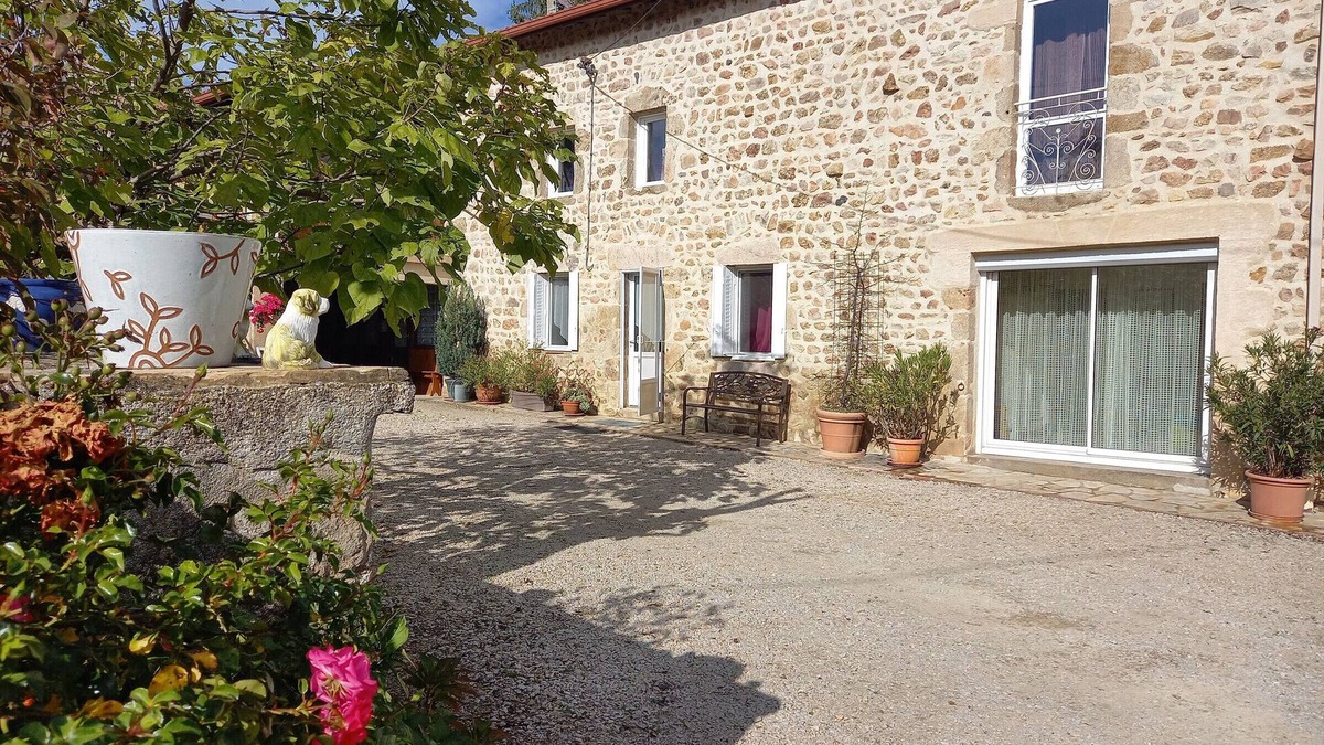 Saint-Georges-Lagricol Cottage | Cozy Countryside Getaway with Private Garden, Near St. Jacques de Compostelle Trail