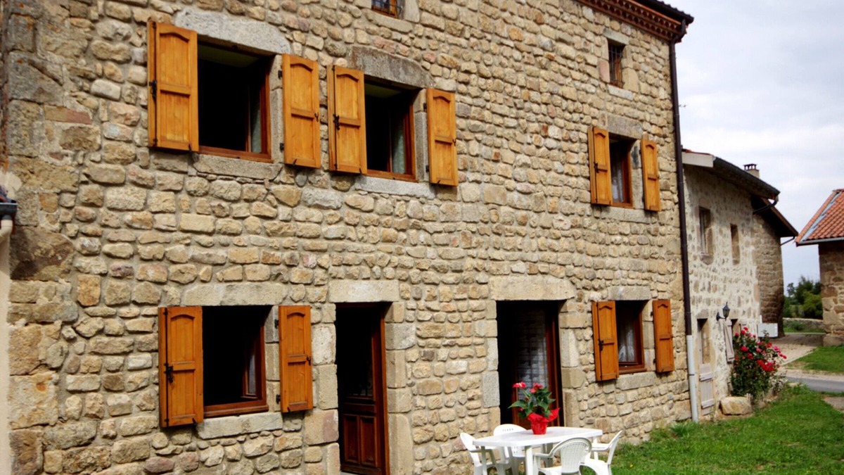 Saint-Nizier-de-Fornas Cottage | Cozy Country House: 6 Beds, Fireplace, Garden, Near Ski and Historic Sites