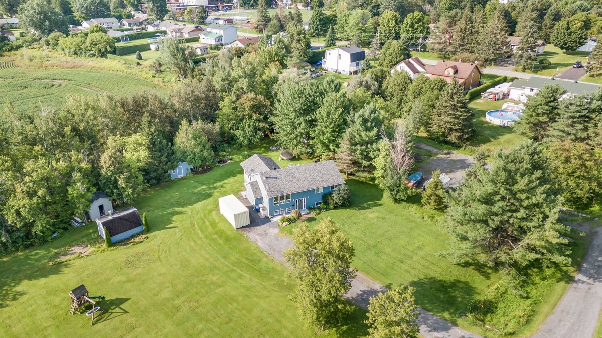 Bourget House | Cozy Countryside Retreat