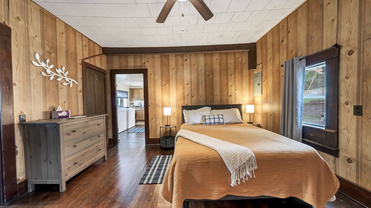 Mount Vernon Cottage | Cozy Country Cottage