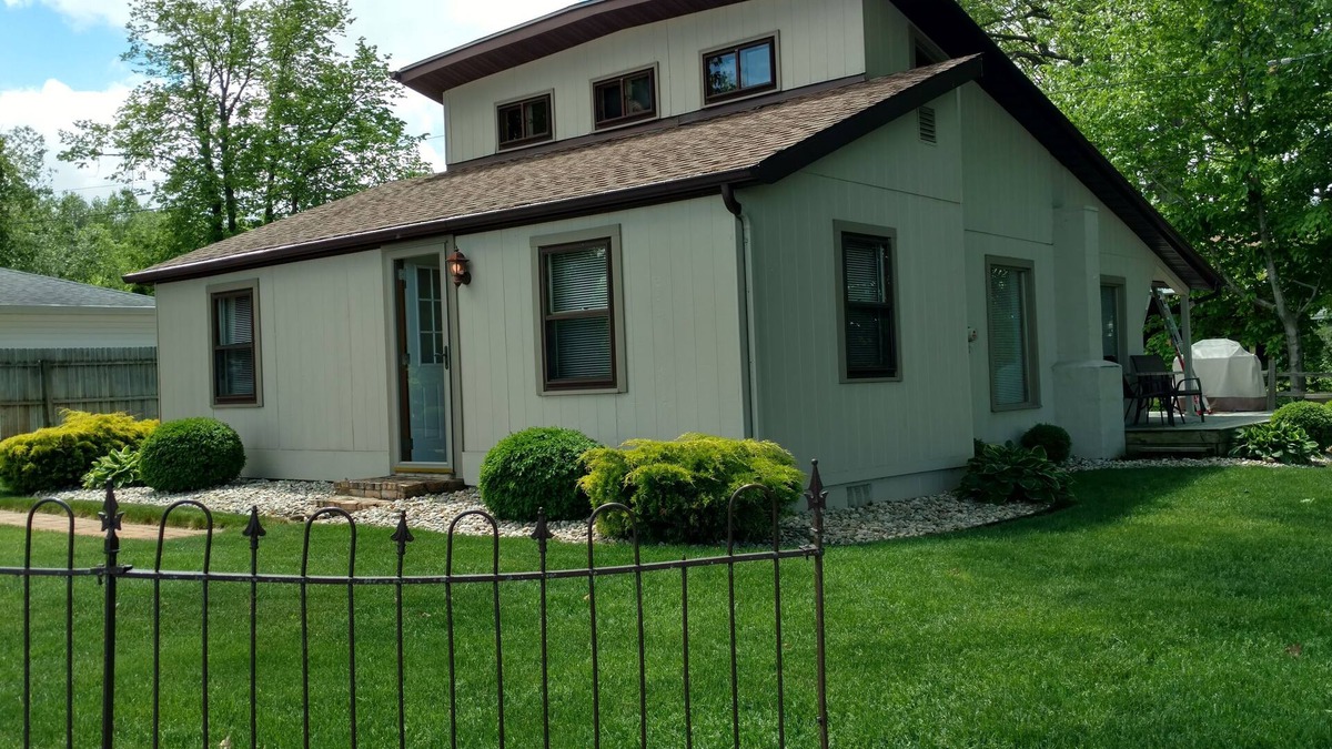 New Carlisle House | Cozy Country Escape - Convenient to New Buffalo, Notre Dame & Amazon data center