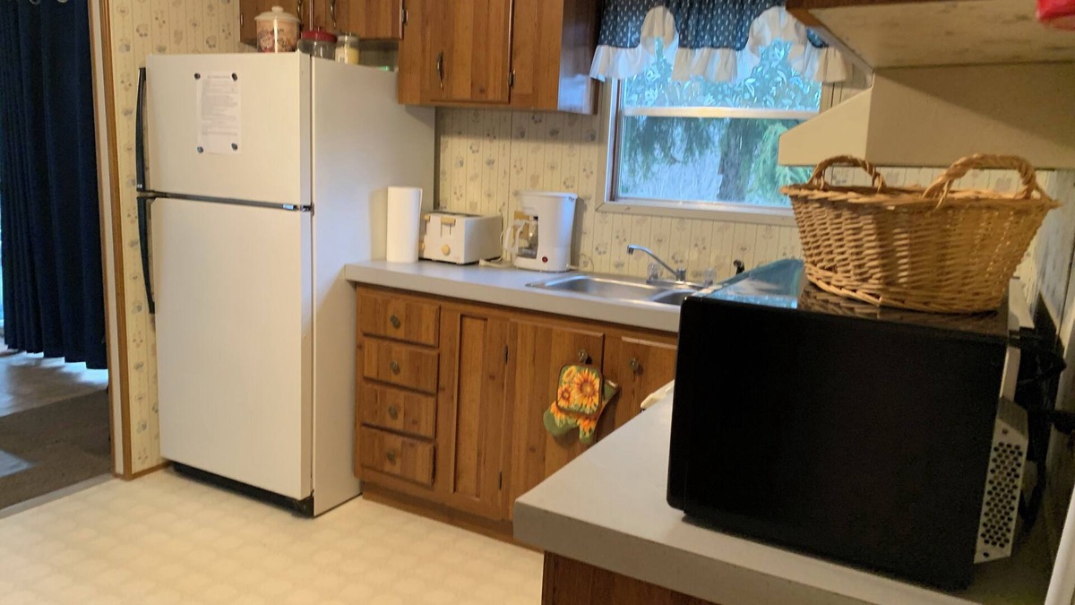 Grantsburg House | Cozy Country Getaway
