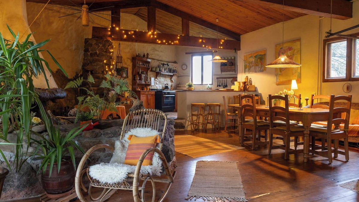 Cubieres-sur-Cinoble House | Cozy country house with a large garden and magnificent views of the Pyrenees.