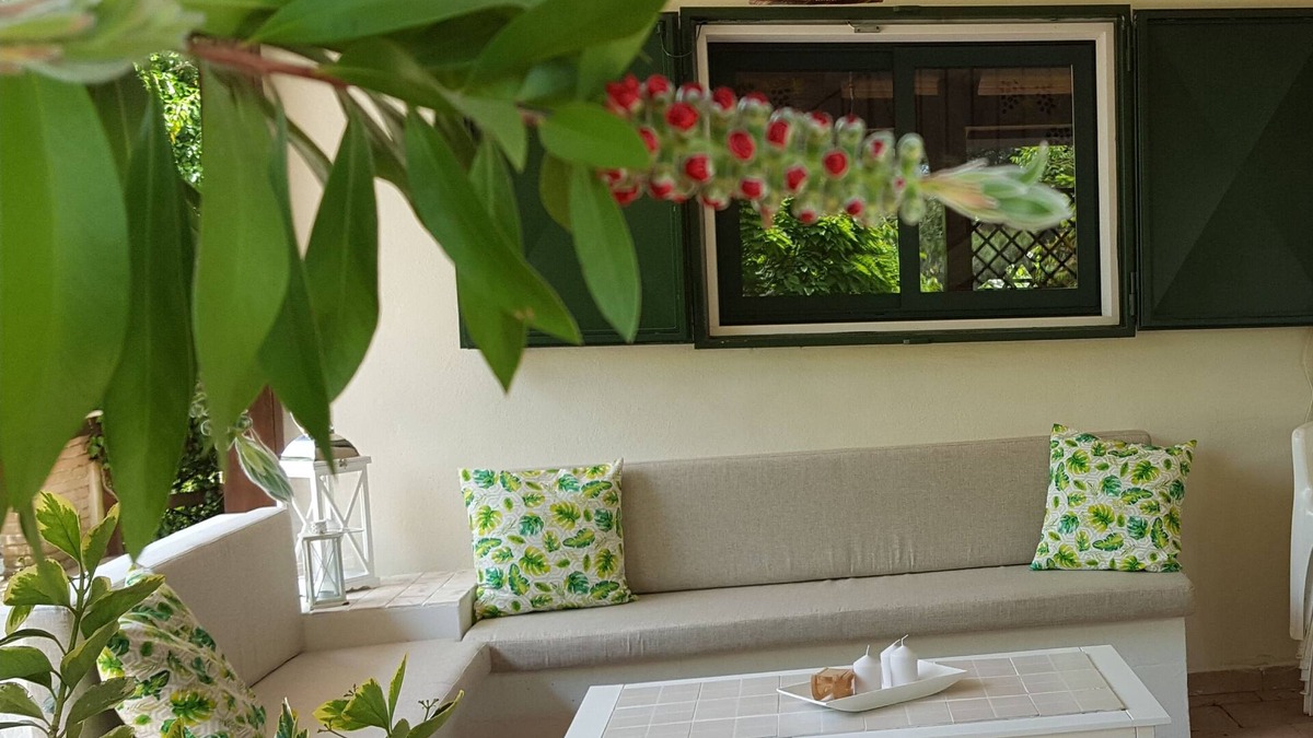 Santeramo in Colle Villa | Cozy COUNTRY CHALET IMMERSED IN THE GREEN AND WIDE OUTDOOR VERANDA