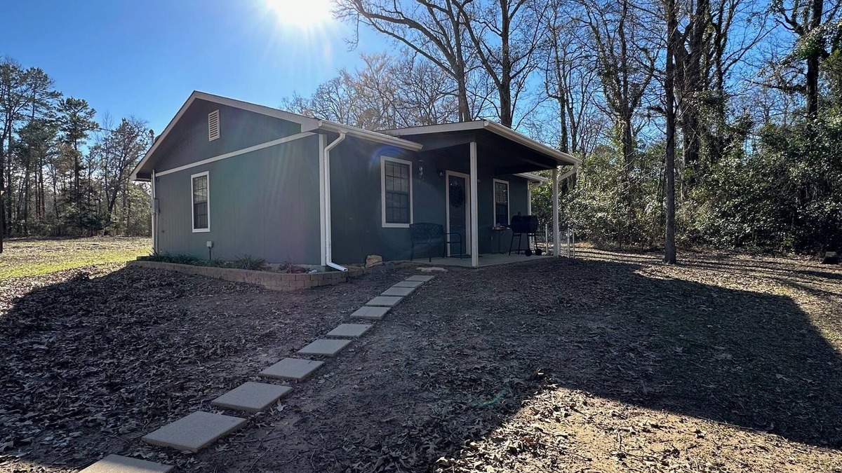 Jacksonville House | Cozy country retreat!- Close to River Run and Lake Jacksonville