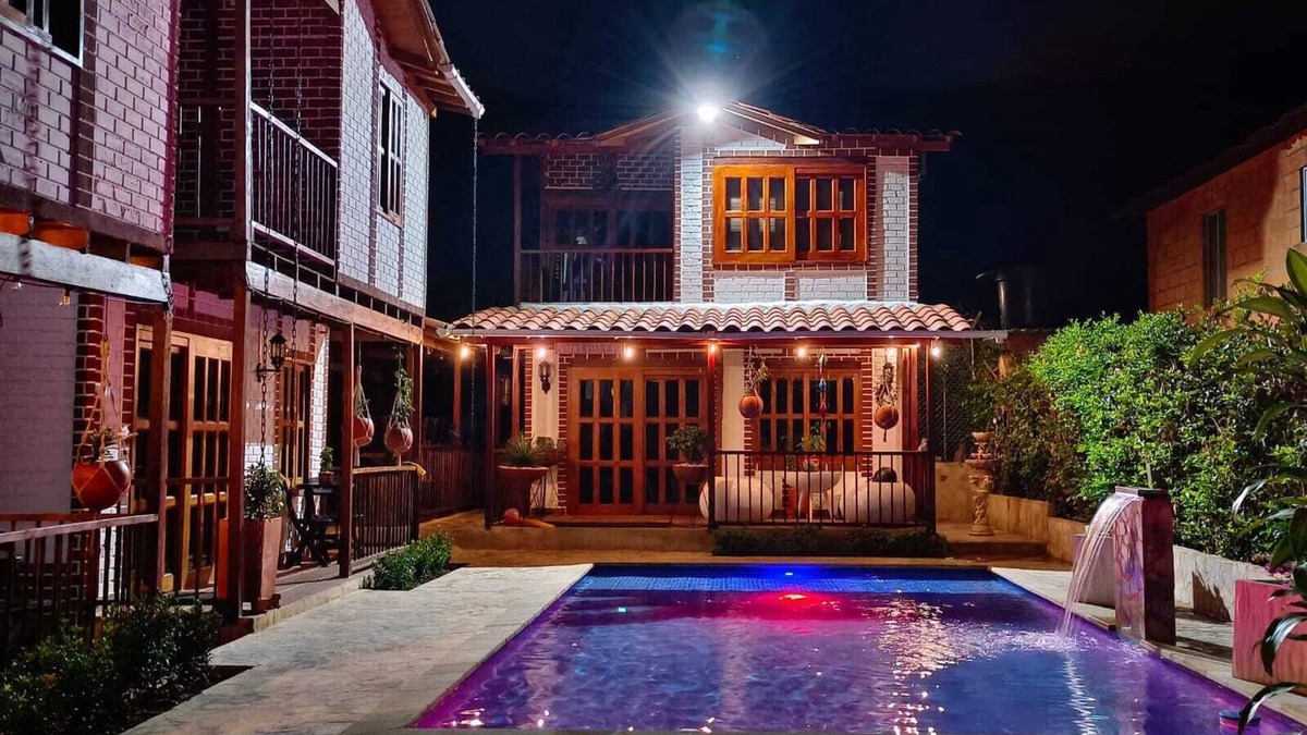 Sopetran Cottage | Cozy country retreat close to the mountains.