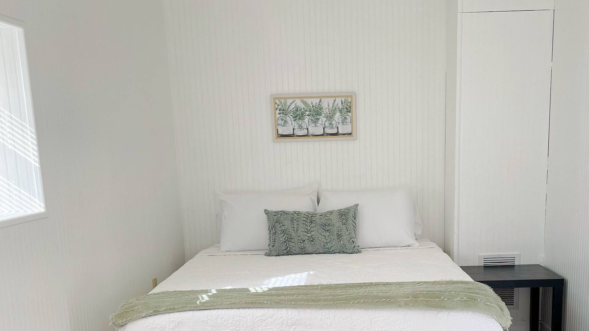 Sycamore House | Cozy Country Suite