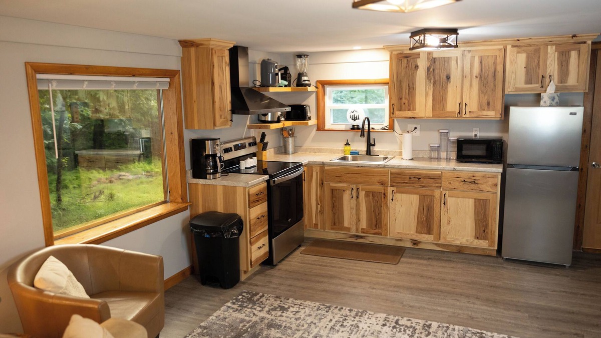 Montgomery Cabin | Cozy Couples Cabin