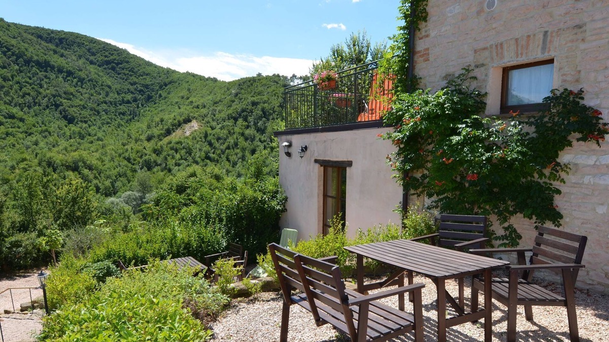 Monterosso Cottage | Cozy Couples Getaway w/wifi