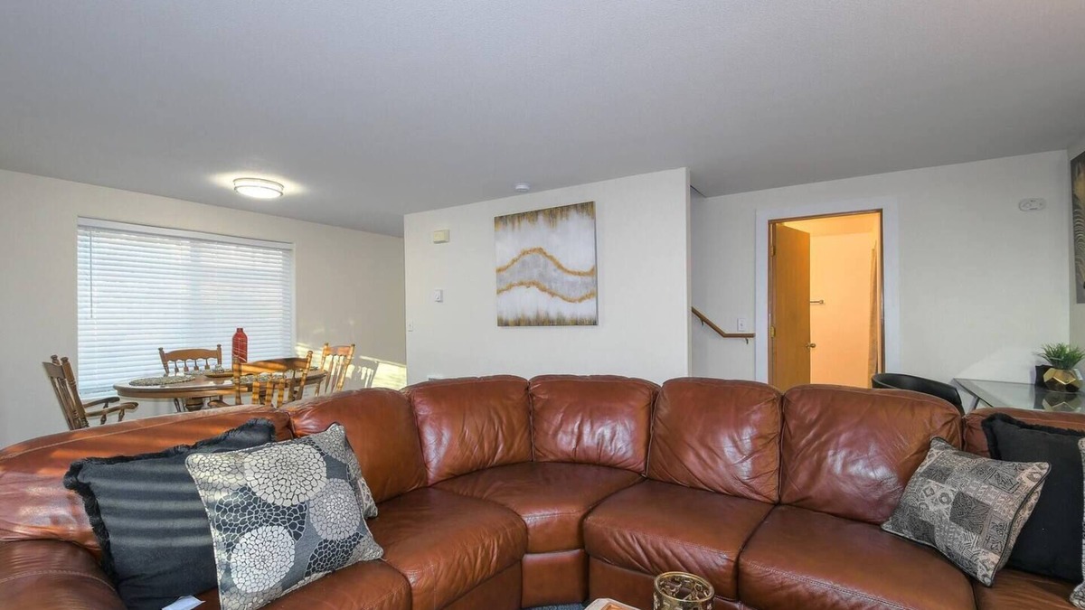 Vancouver House | Cozy Couve Apartment Close to Everything!