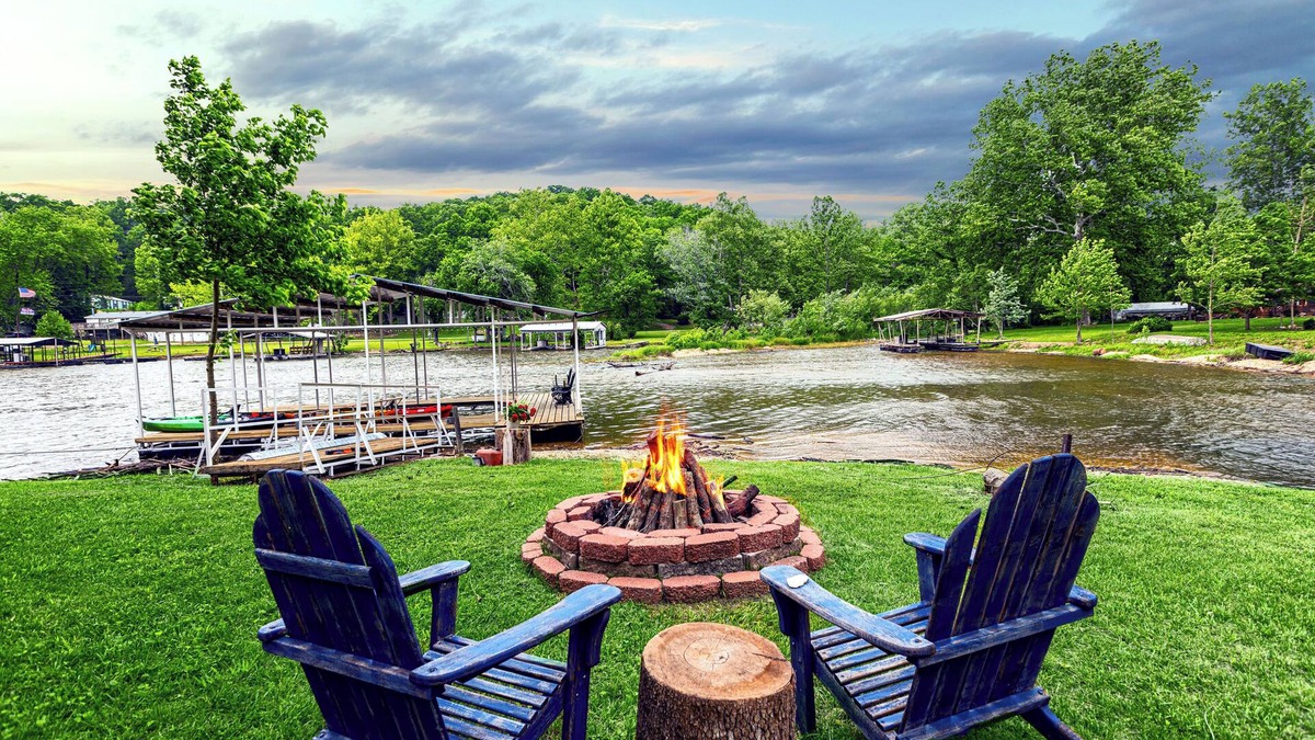 Camdenton Cabin | Cozy Cove Cabin – The Perfect Ozark Retreat!
