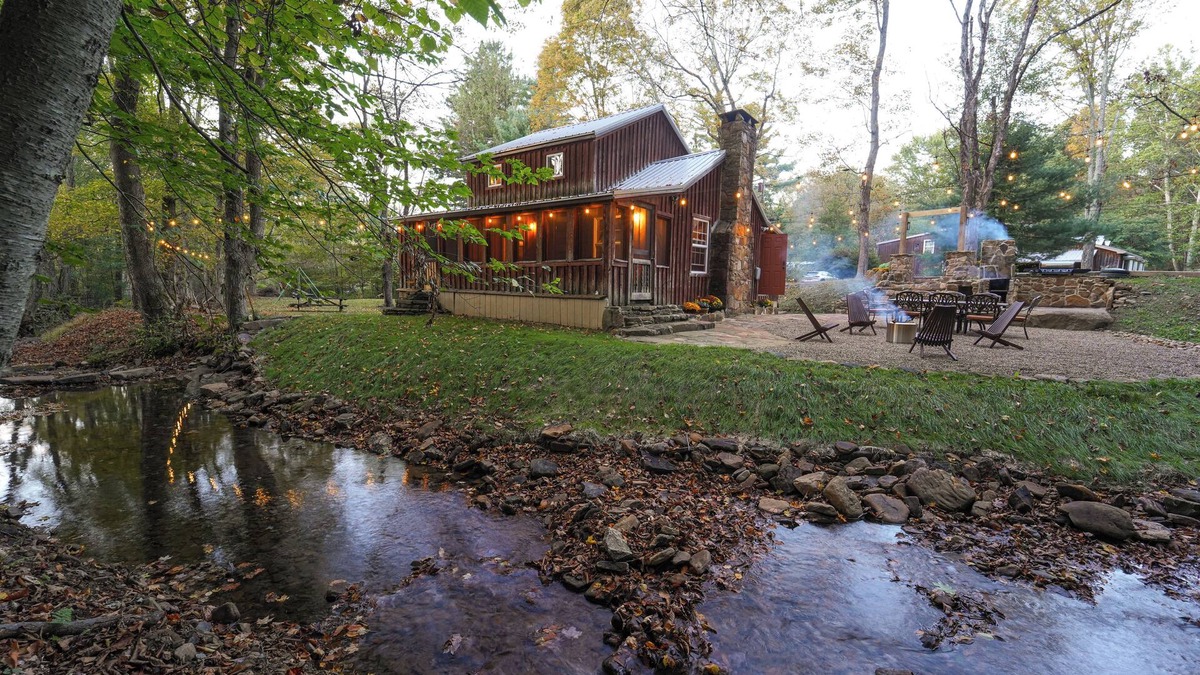 Rector Cabin | Cozy Creekside Cabin + Walking Trails, AC, Wifi