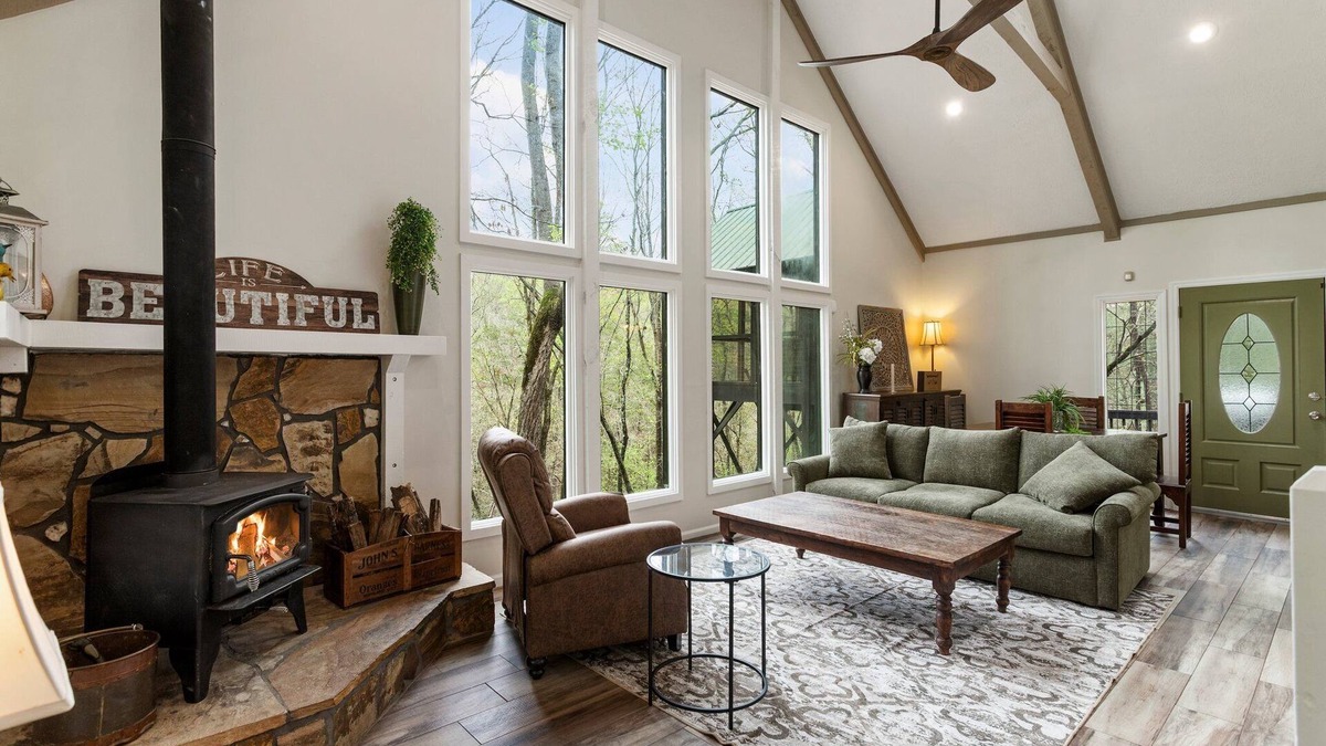 Tate Cottage | Cozy, creekside cottage in beautiful Dawsonville