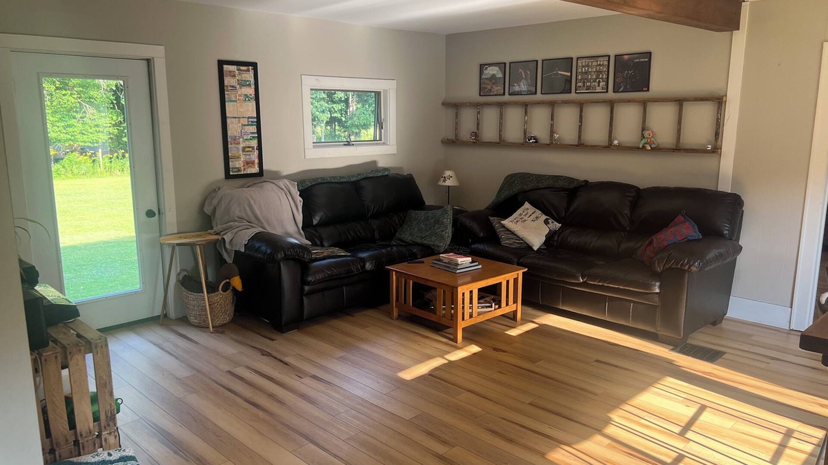 Madrid House | Cozy creekside retreat- 2mi to St. Lawrence River, 15mi to local Universities