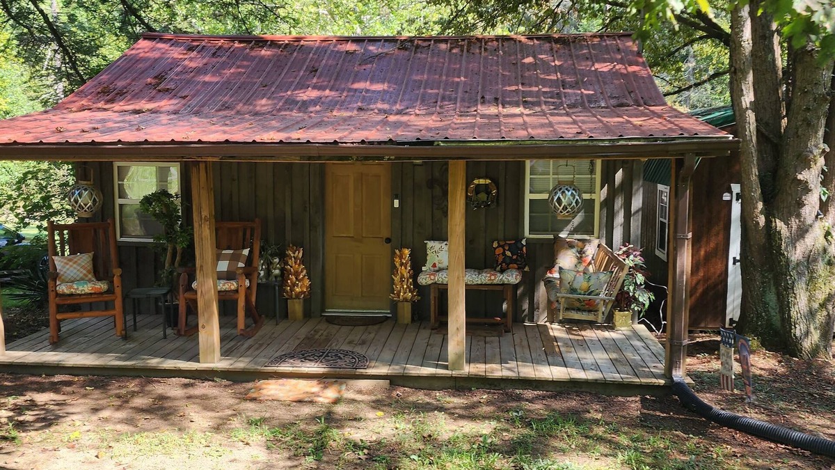 Vonore Cabin | Cozy & Creekside-Rustic Elegance Meets Adventure-Citico Creek