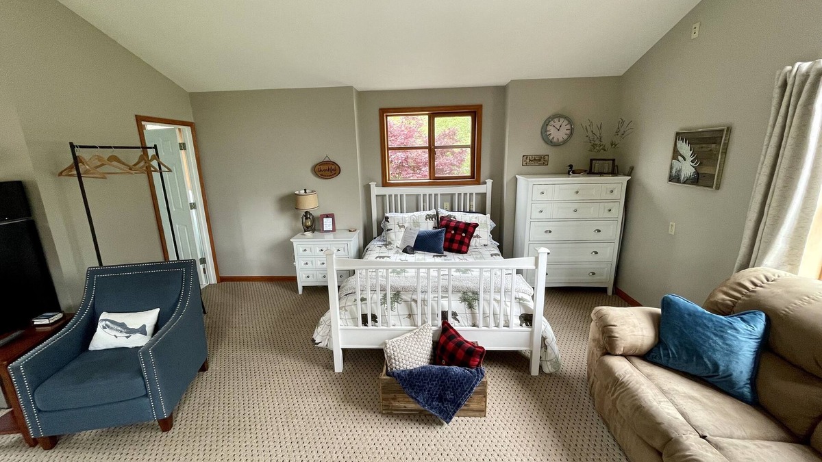 Hobart Apartment | Cozy Creekside Studio