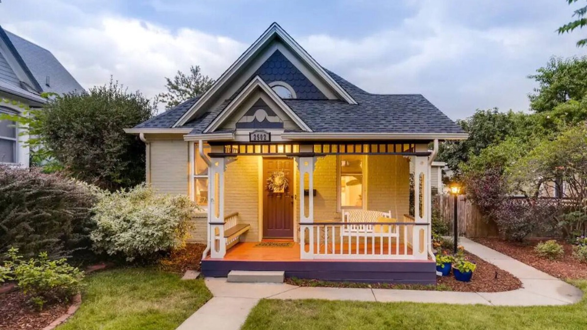 Sloan Lake House | Cozy Creole Cottage by Sloan's Lake.