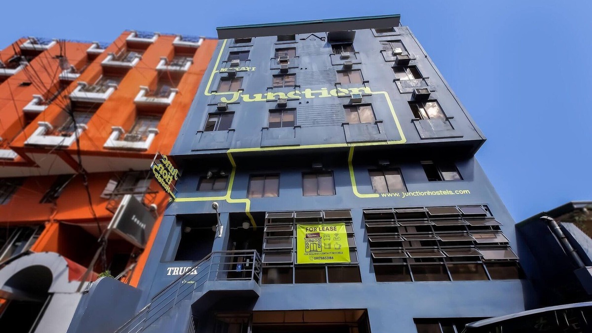 Downtown House | Cozy DBL Hideaway at Trendy Junction Hostel,Manila
