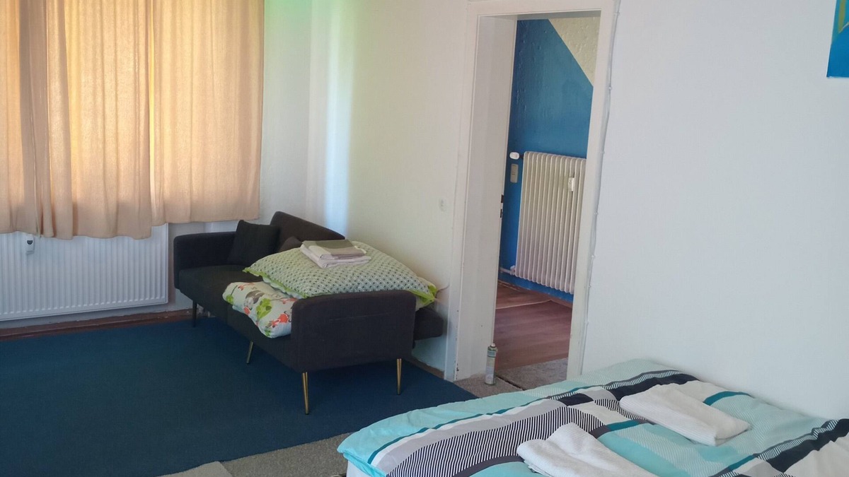 Buchholz in der Nordheide Apartment | Cozy 2-Bed Apartment in Buchholz. Ideal for work &Families.Free Parking & wifi