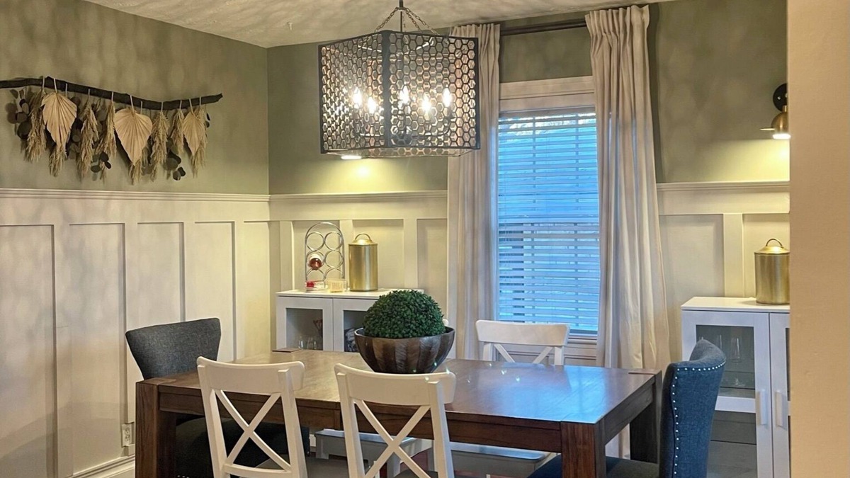 Jeffersontown House | Cozy Designer Family-Friendly Home